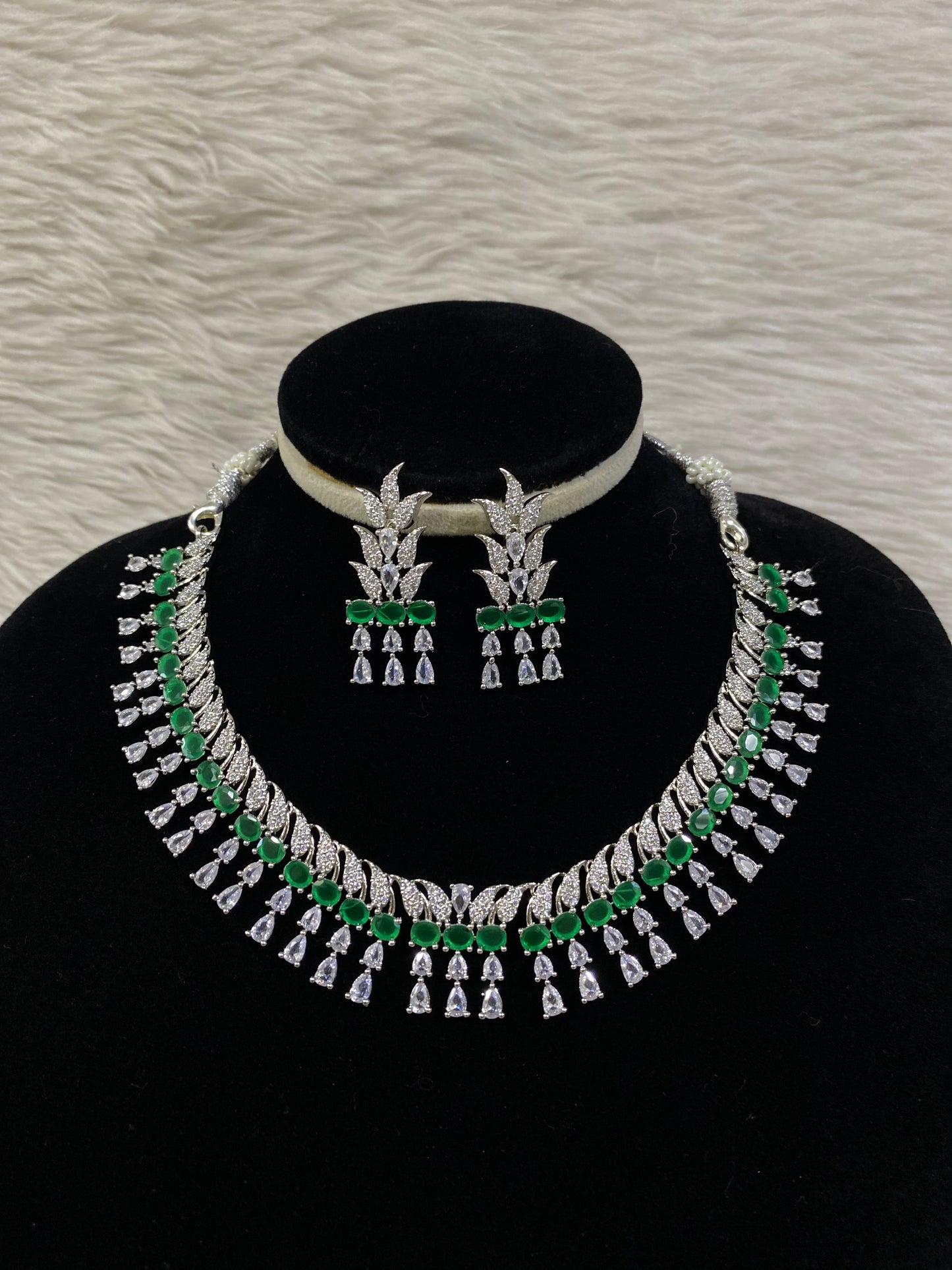 Silver short Necklace set