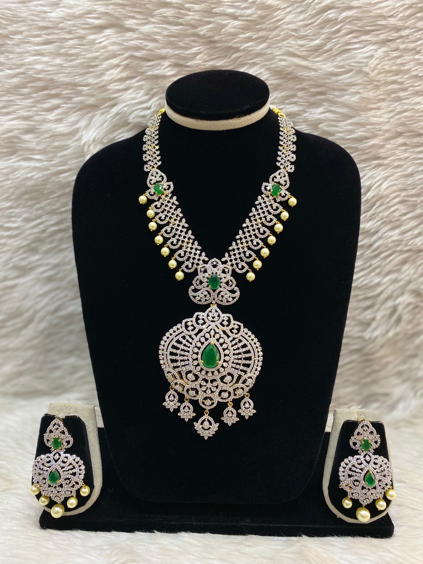 GJ Short Necklace Set