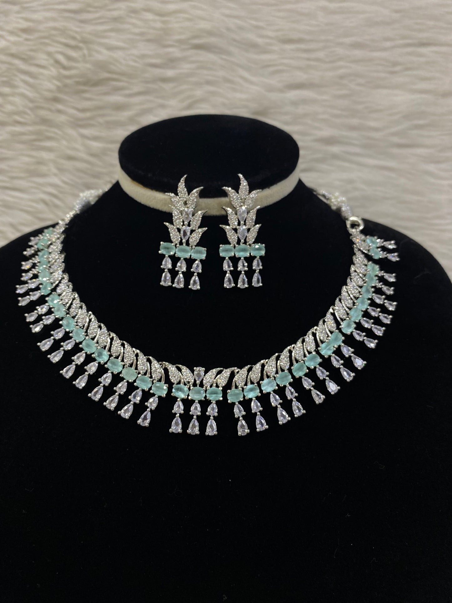 Silver short Necklace set