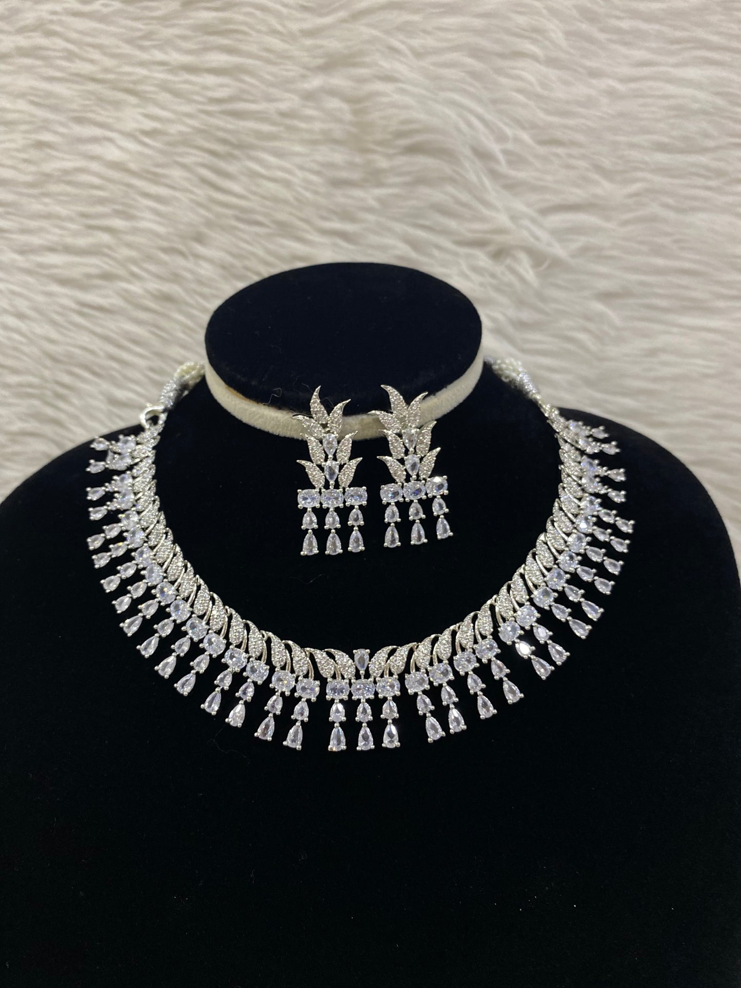 Silver short Necklace set