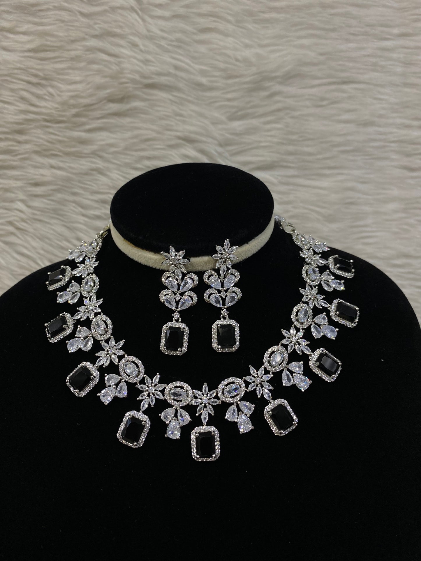 Silver Short Necklace set