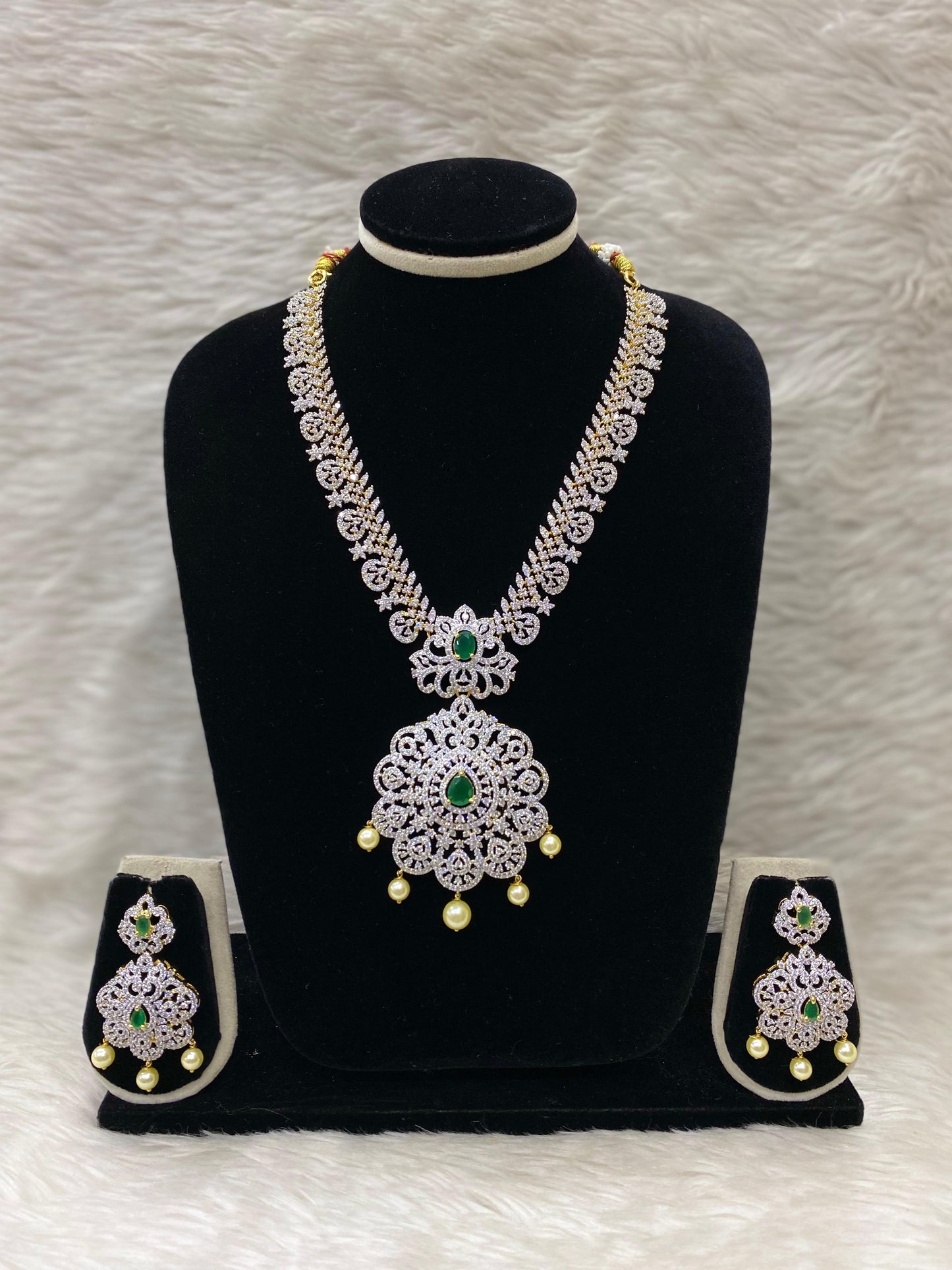 GJ Short Necklace Set