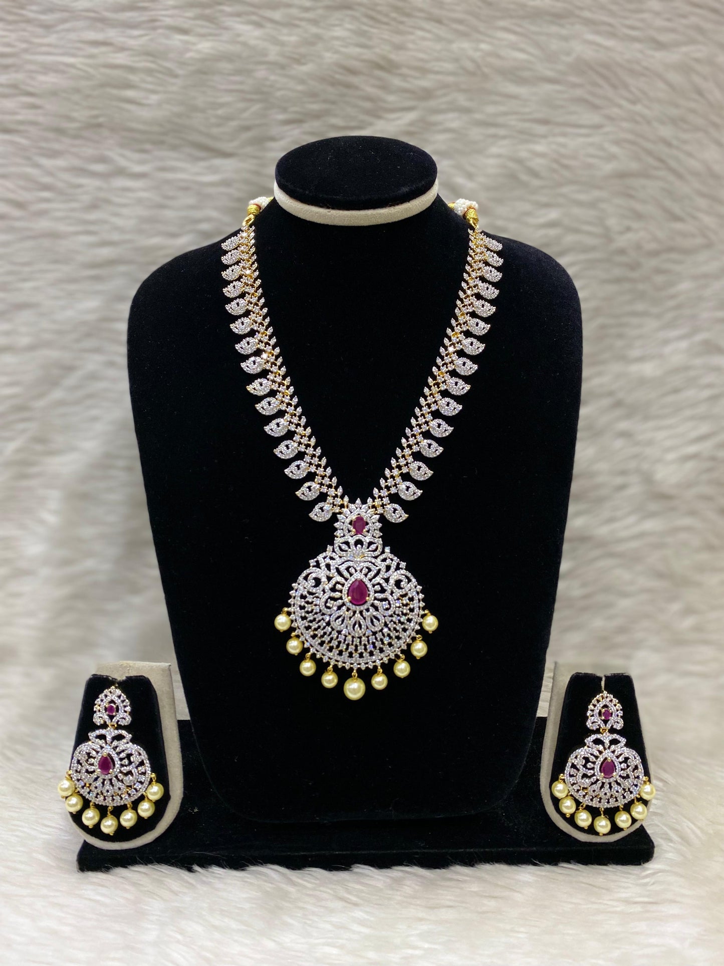 GJ Short Necklace Set