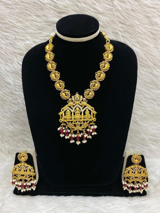 Matt Short Necklace Set