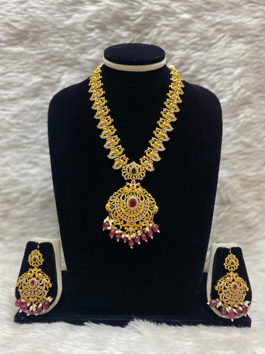 Matt Short Necklace Set