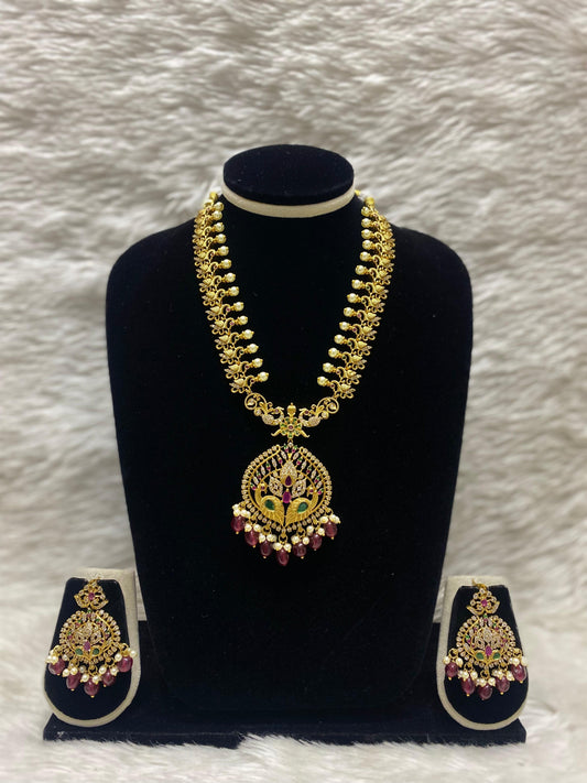 Matt Short Necklace Set