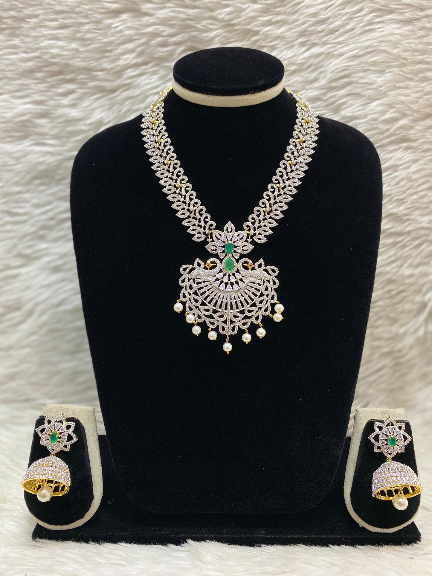 GJ Short Necklace Set