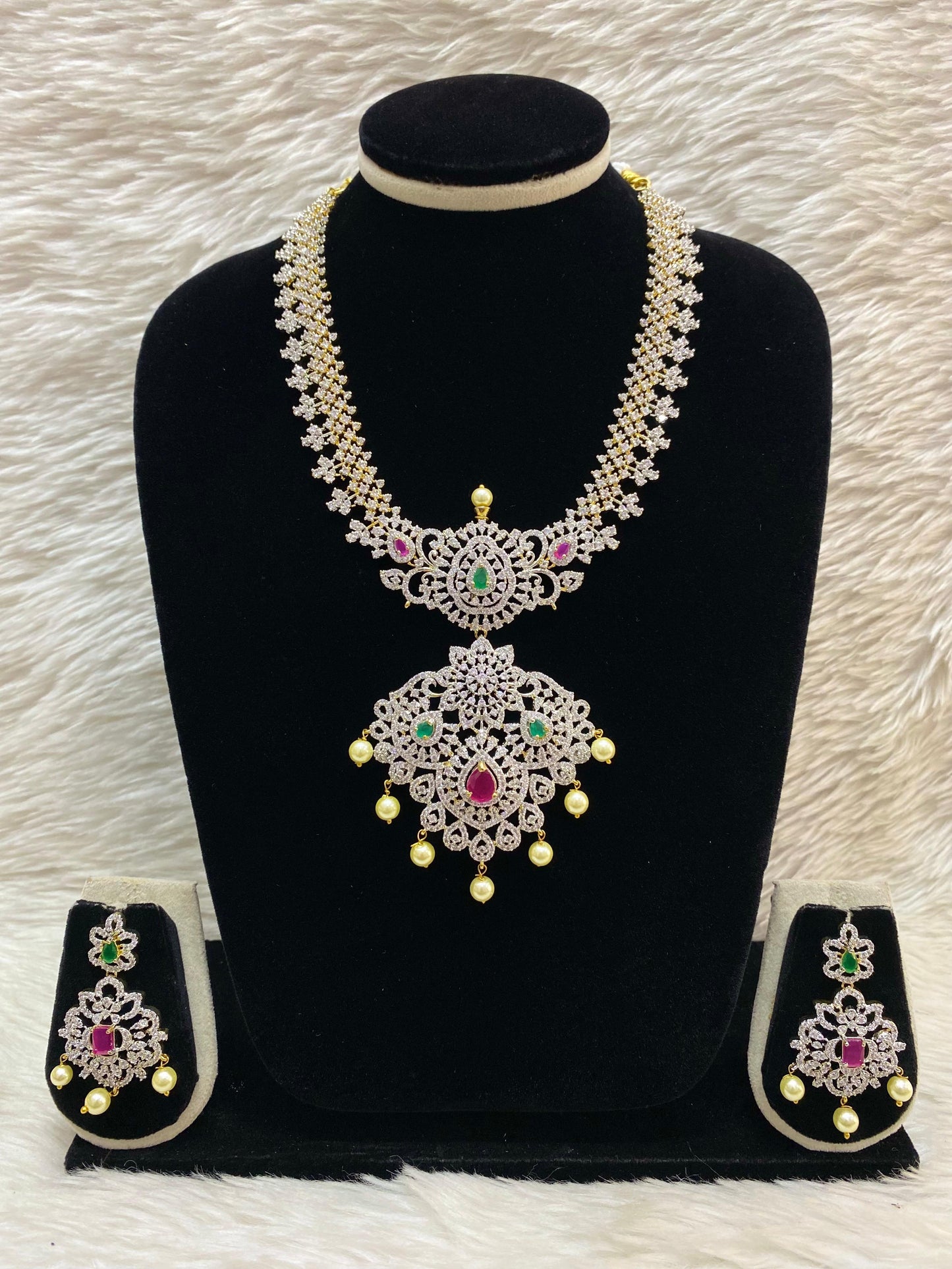 GJ Short Necklace Set