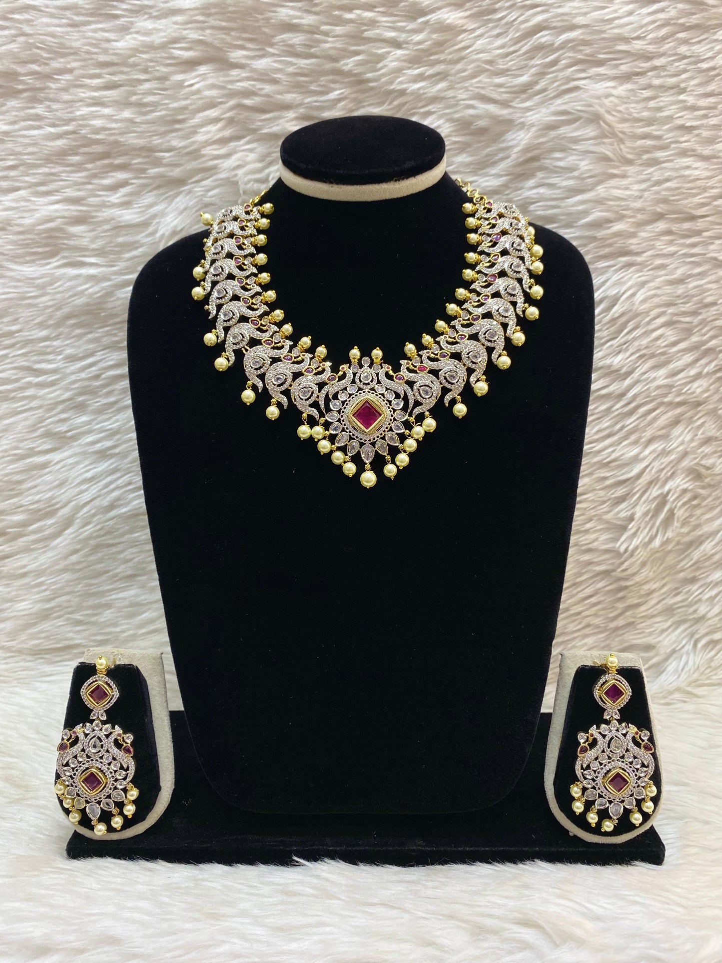 GJ Short Necklace Set