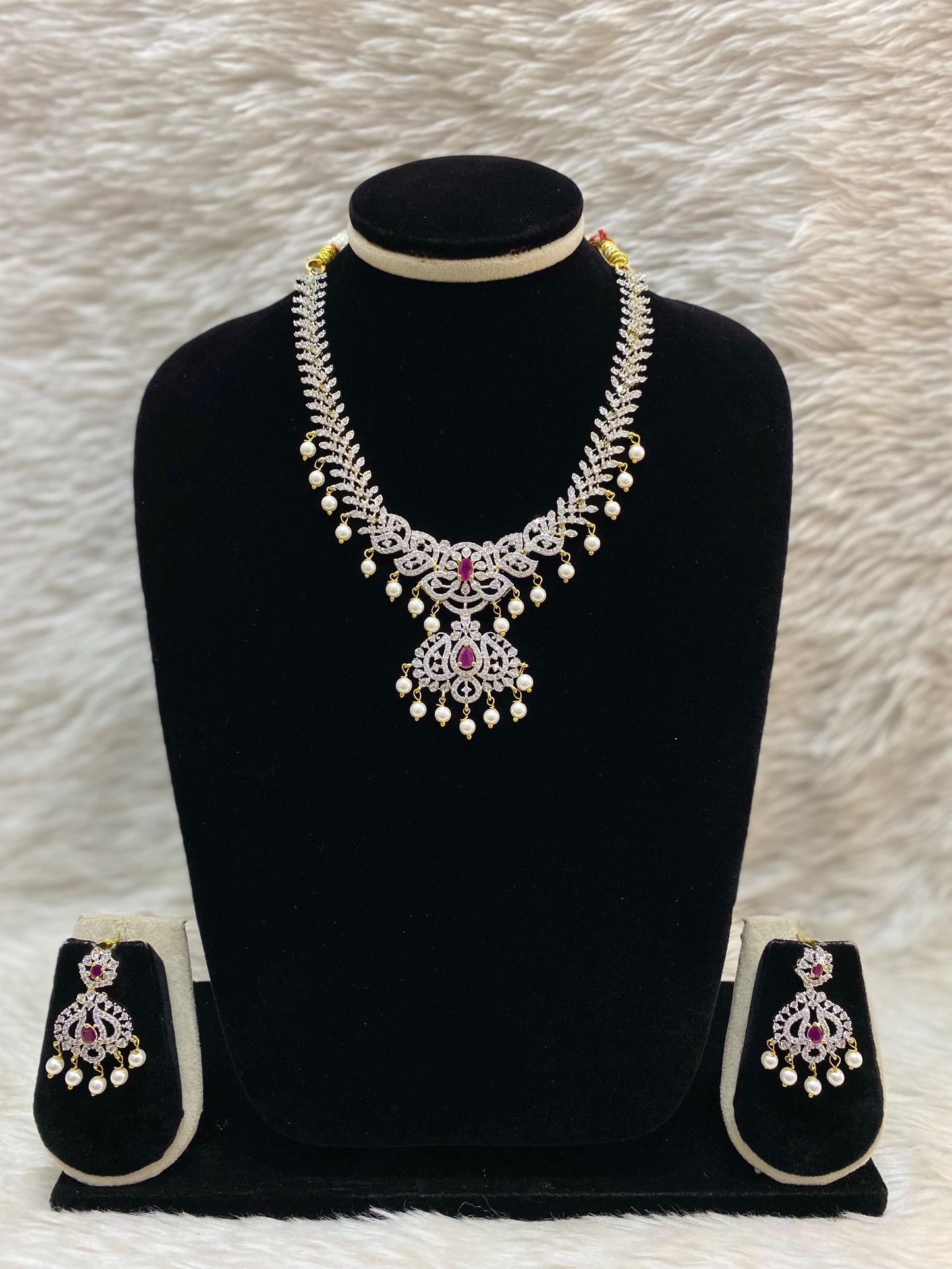 GJ Short Necklace Set