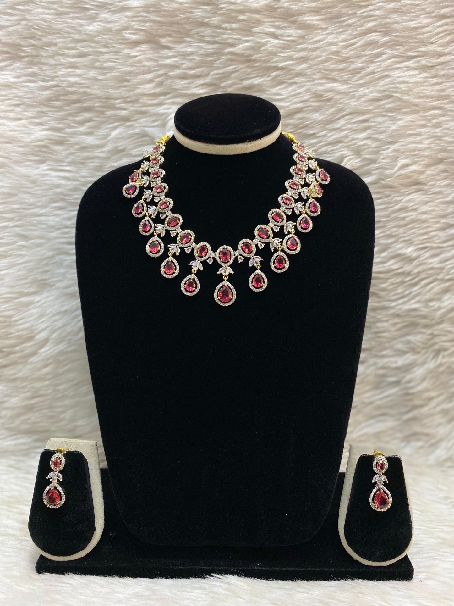 GJ Short Necklace Set