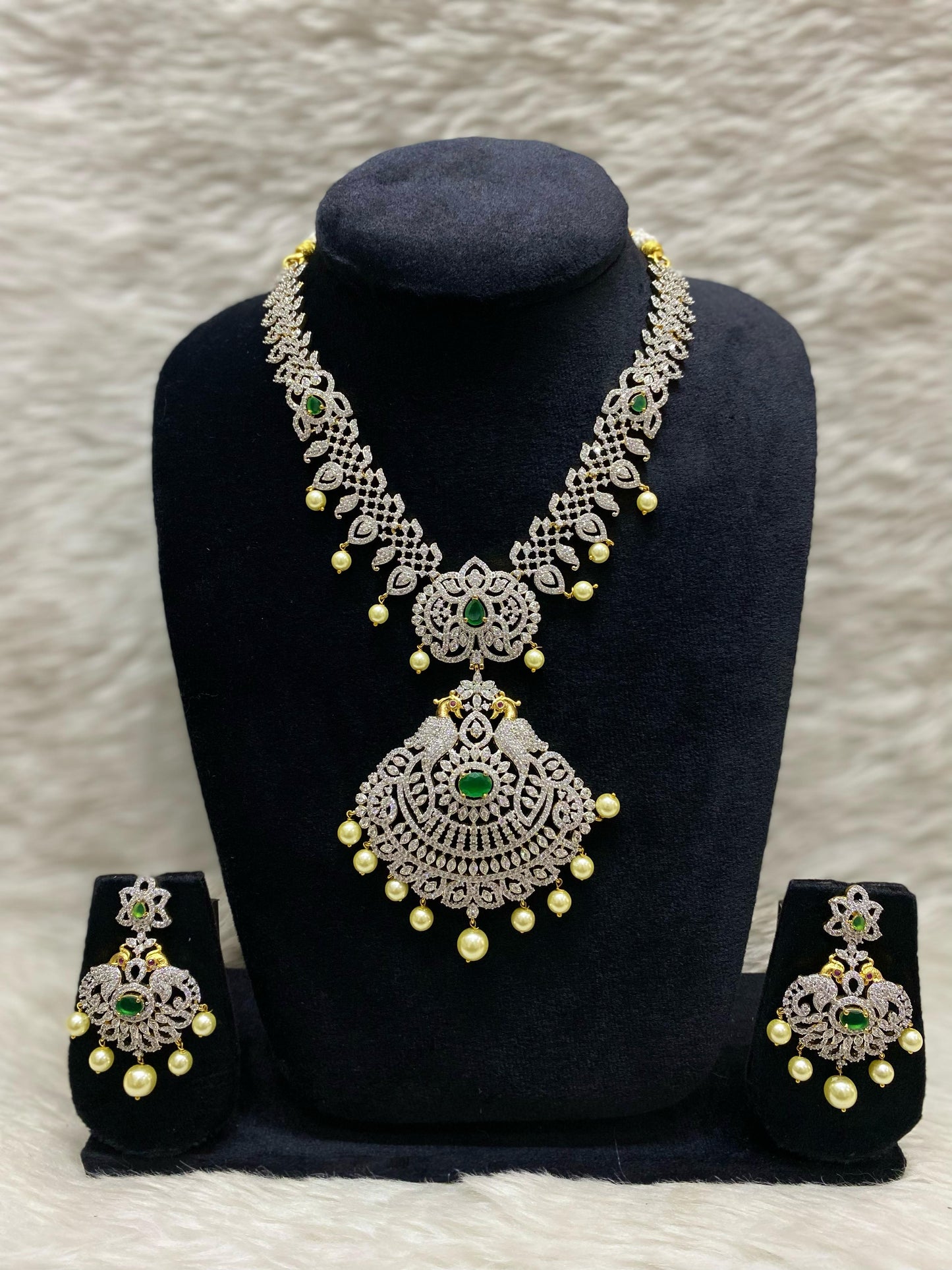 GJ Short Necklace Set