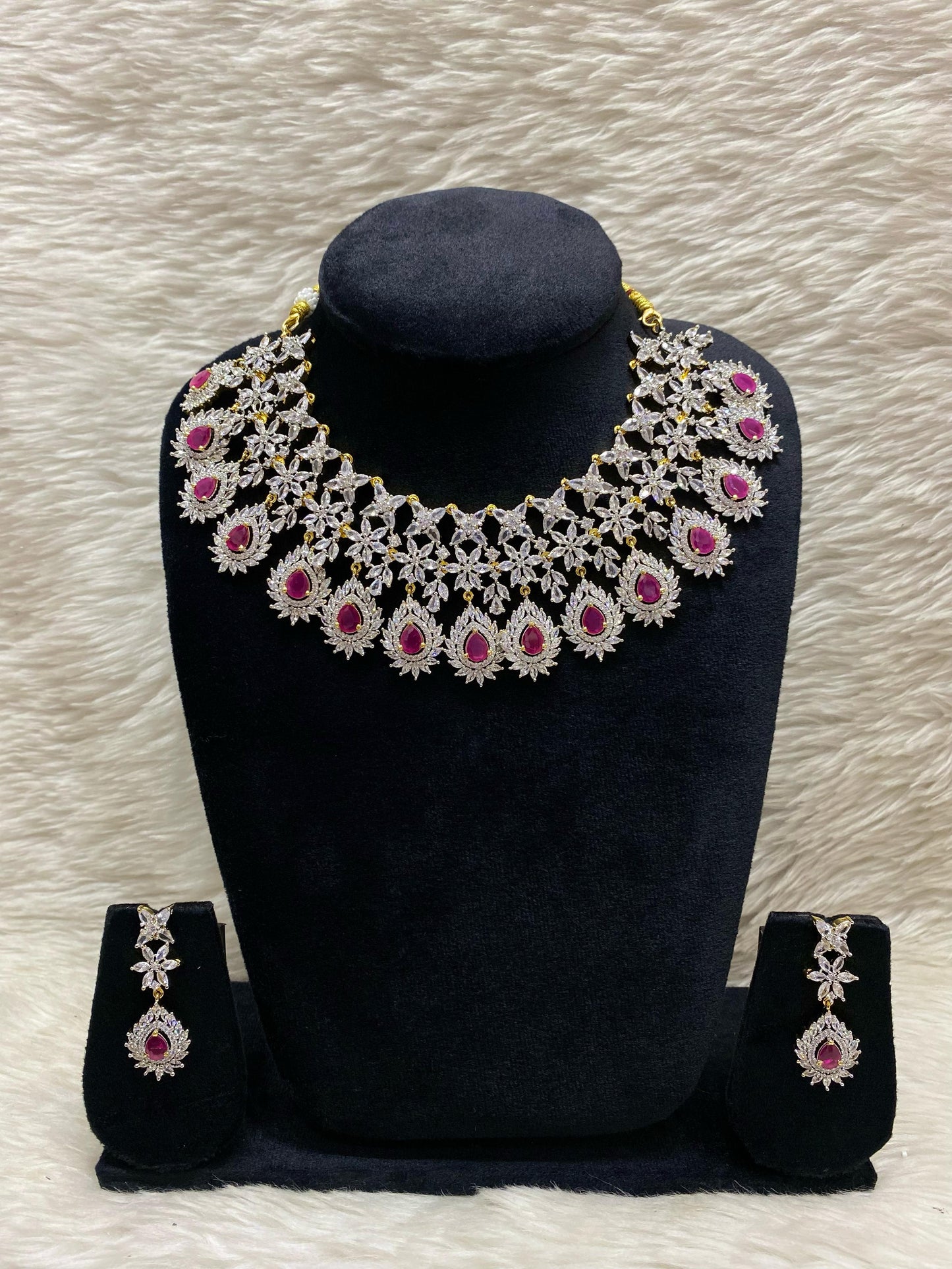 GJ Short Necklace Set