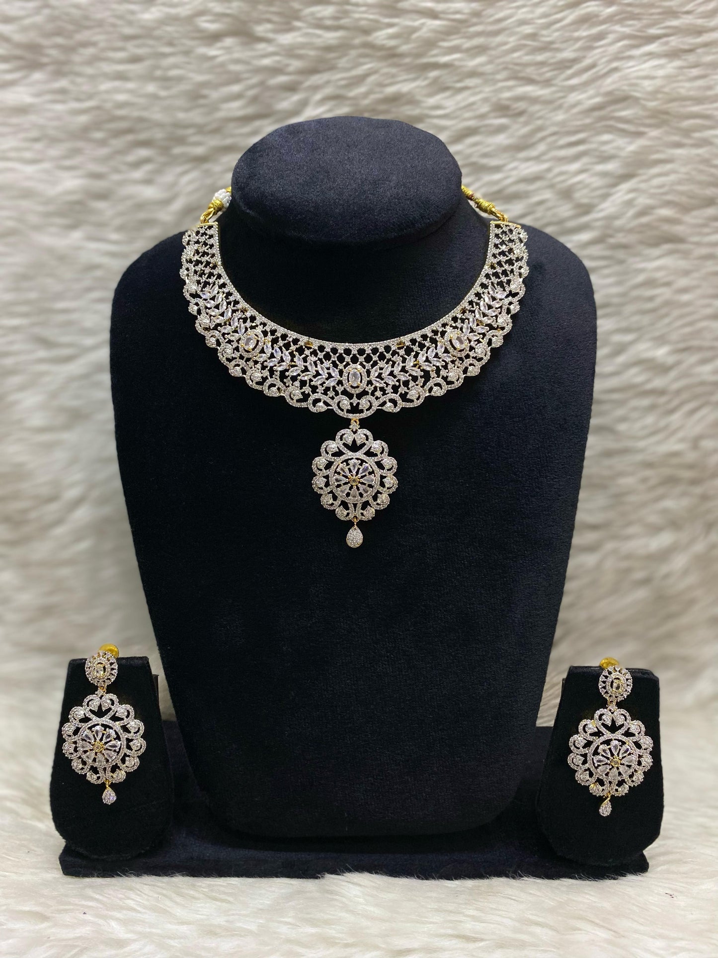 GJ Short Necklace Set