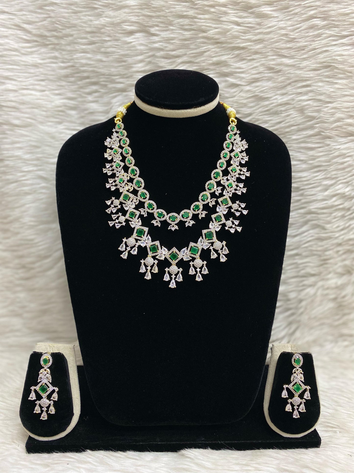 GJ Short Necklace Set