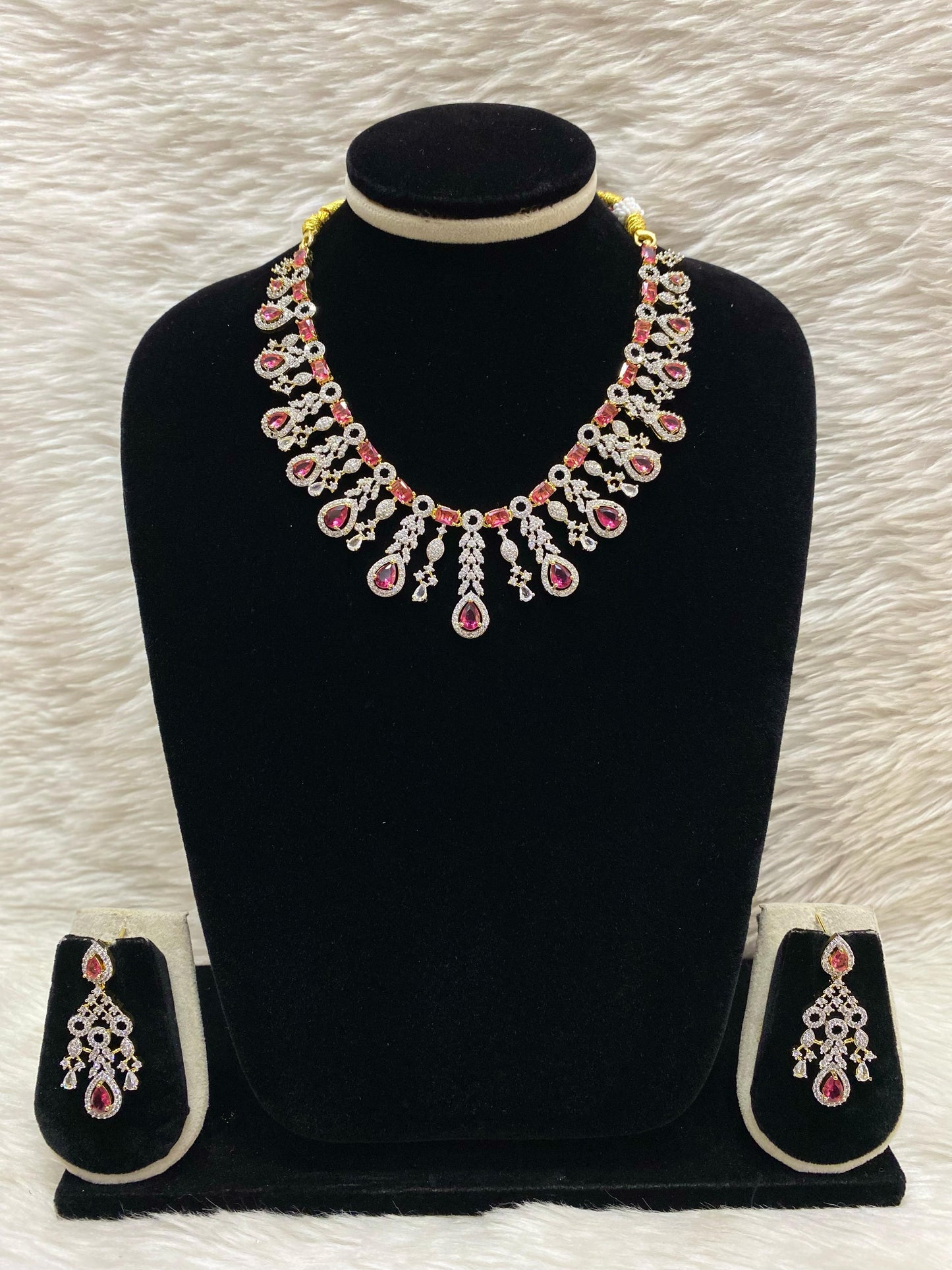 GJ Short Necklace Set