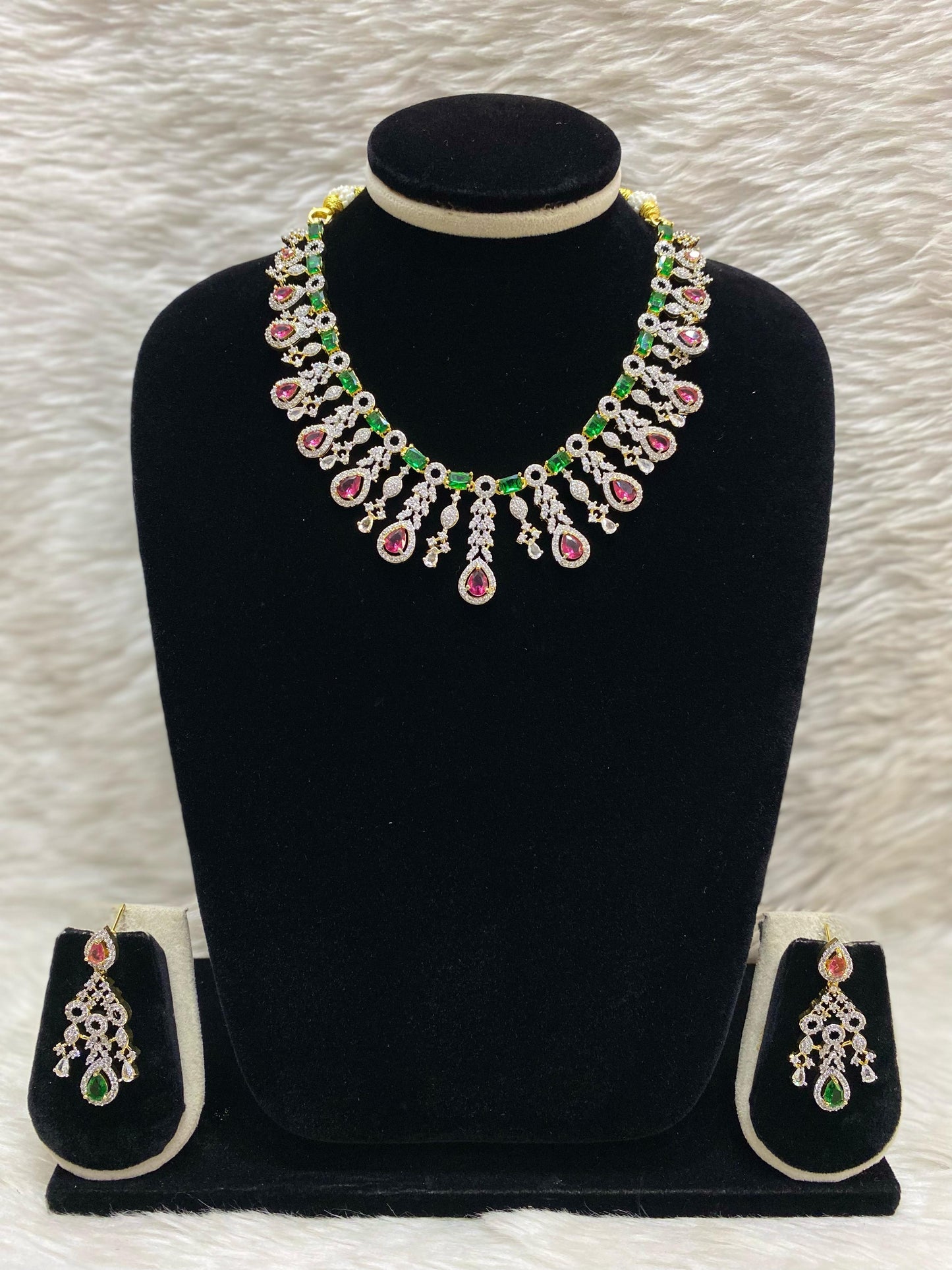 GJ Short Necklace Set