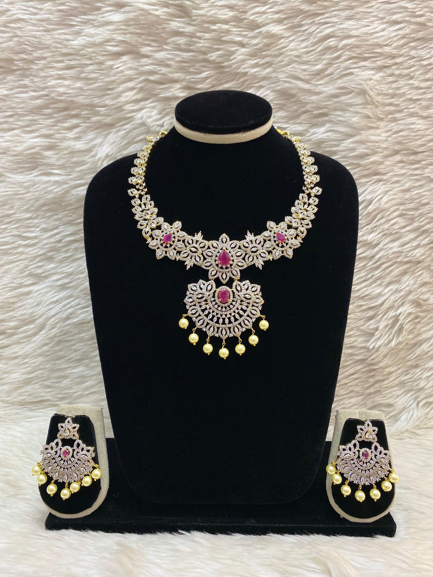 GJ Short Necklace Set